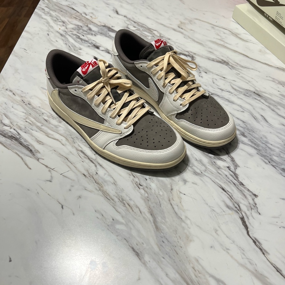 Jordan 1 low Travis Scott reverse mocha